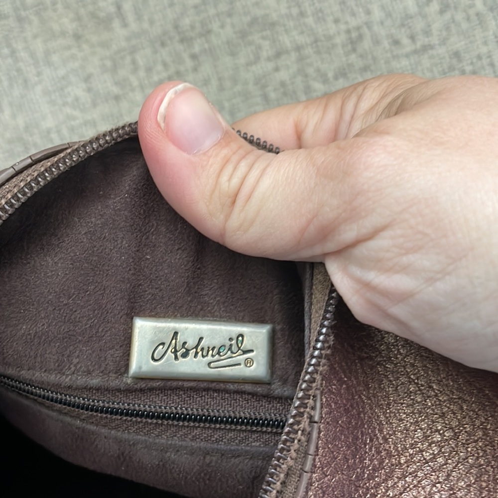Ashneil Shoulder Bag - Picture 8 of 13